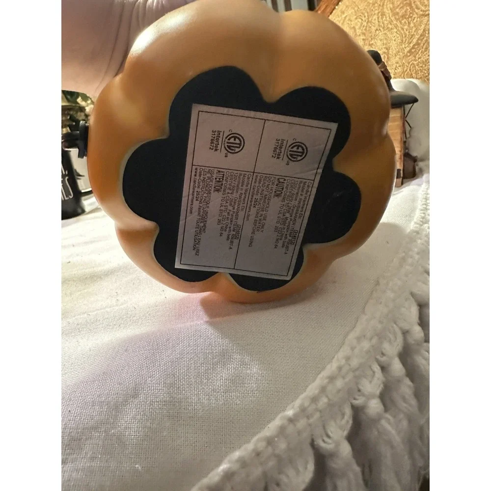 Huntington Home Halloween Pumpkin /Bat Wax Warmer